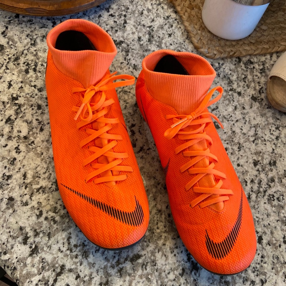 Unisex Nike soccer cleats